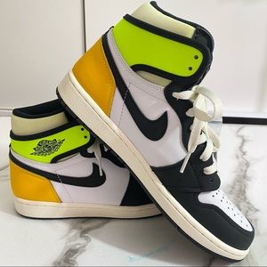 Air Jordan 1 Volt Gold 8.5 Mens